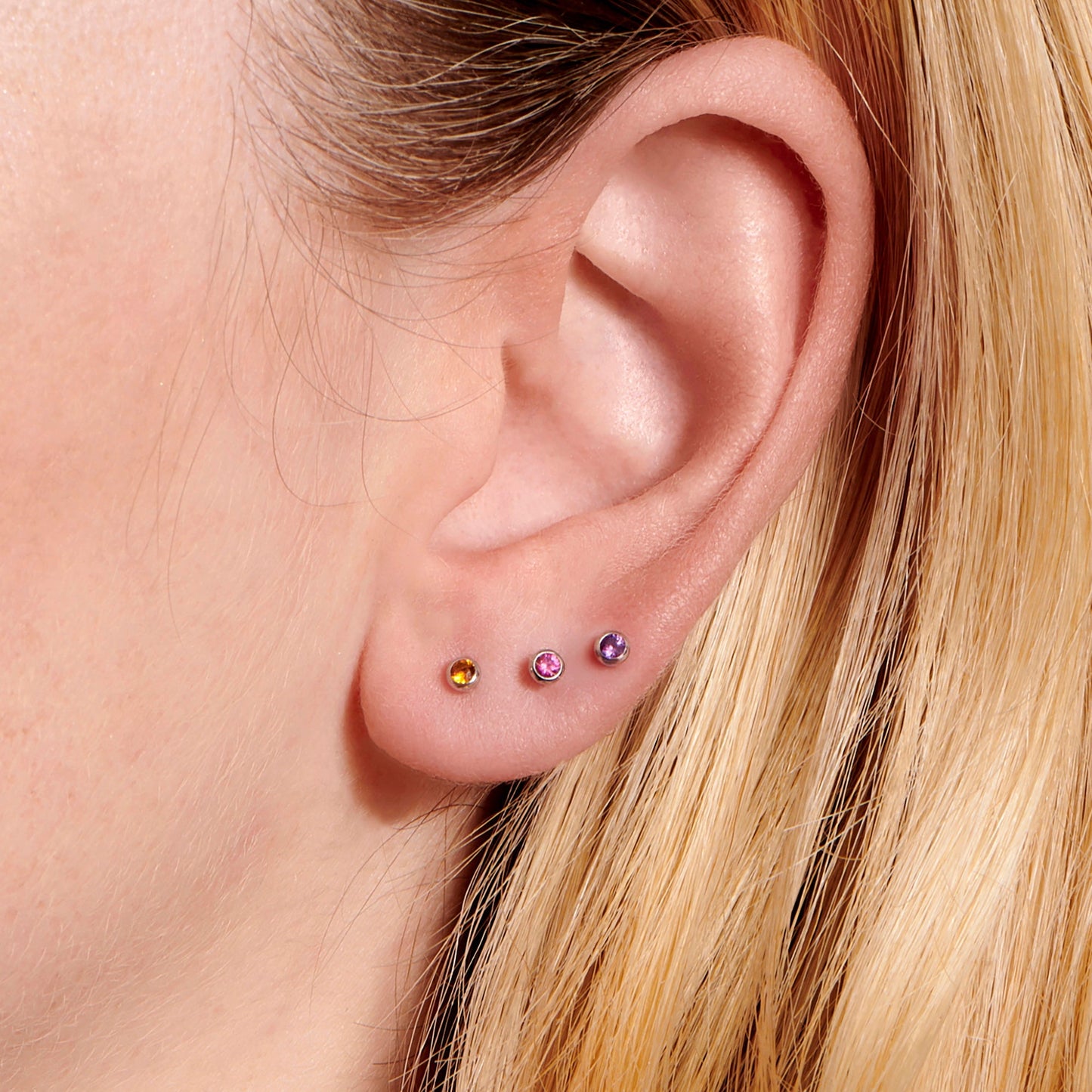 Ada - Boucles d'oreilles à tige en rubis