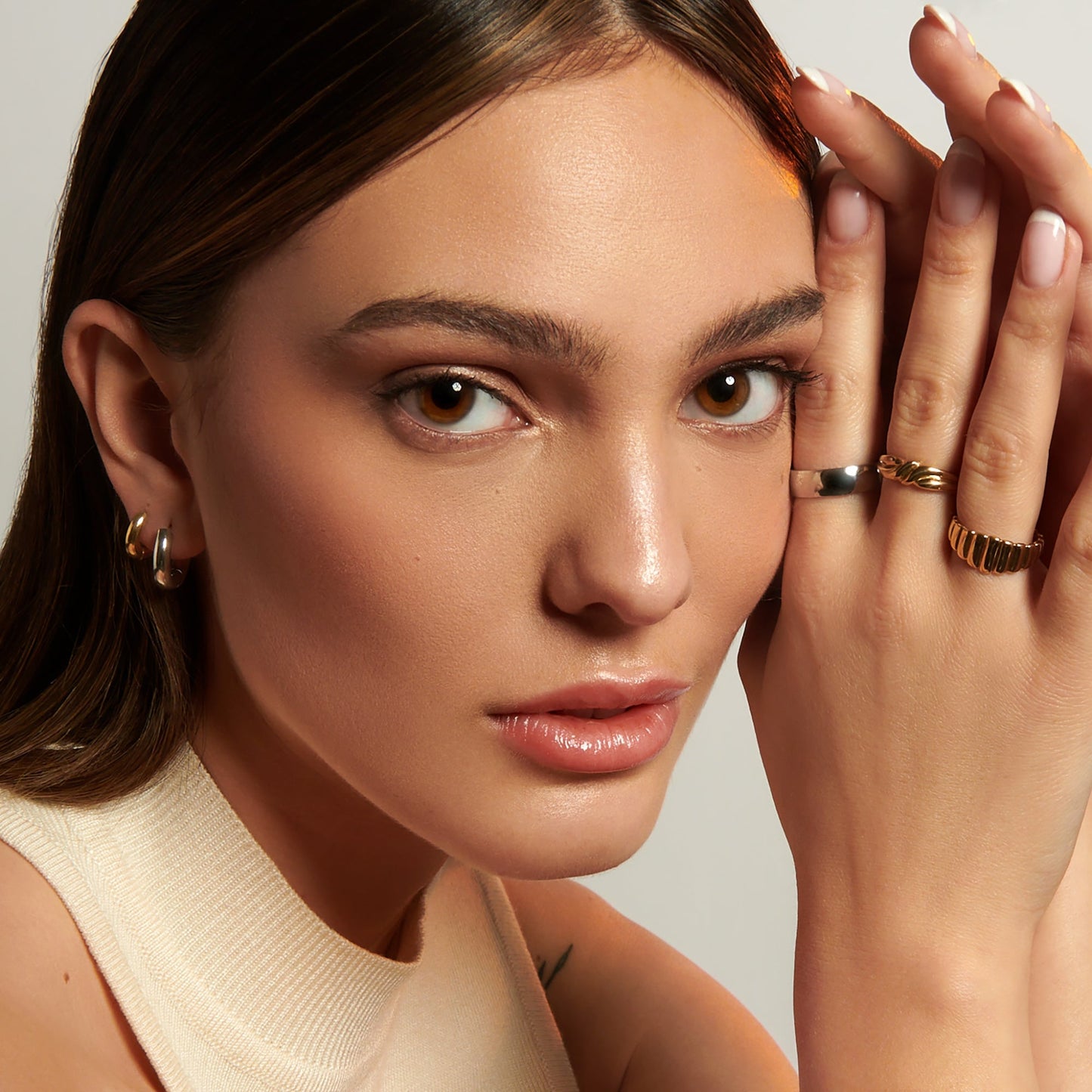 Stainless_steel_bold_rings_and_earrings_chunky_puffy_silver_gold_bagues_et_boucles_d_oreilles_audacieuses_bombees_or_argent_acier_inoxydable