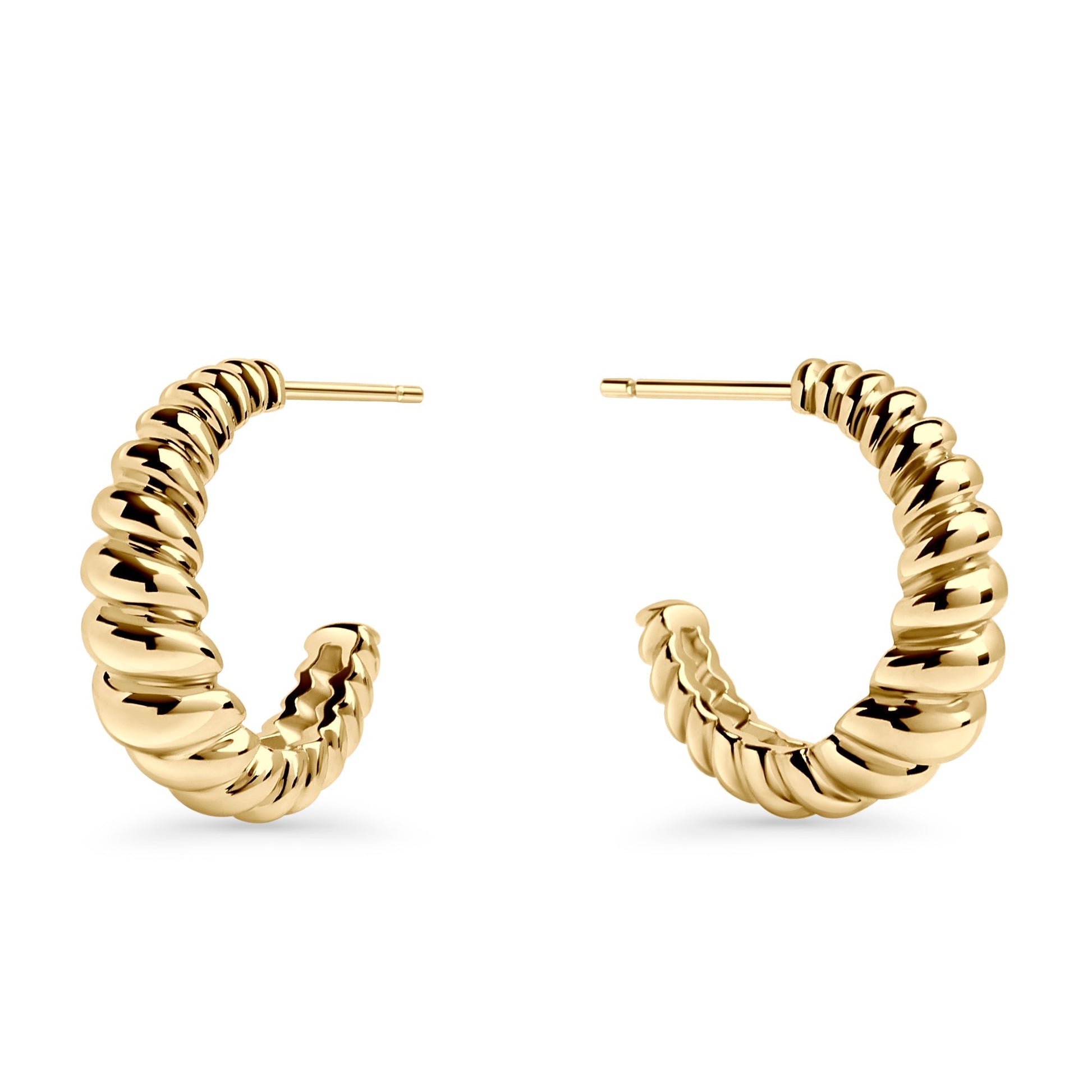 Gold sustainable steel chunky croissant skin friendly hoops earrings MIAJWL Anneaux croissants acier inoxydable or sécuritaire pour la peau Mia Bijoux