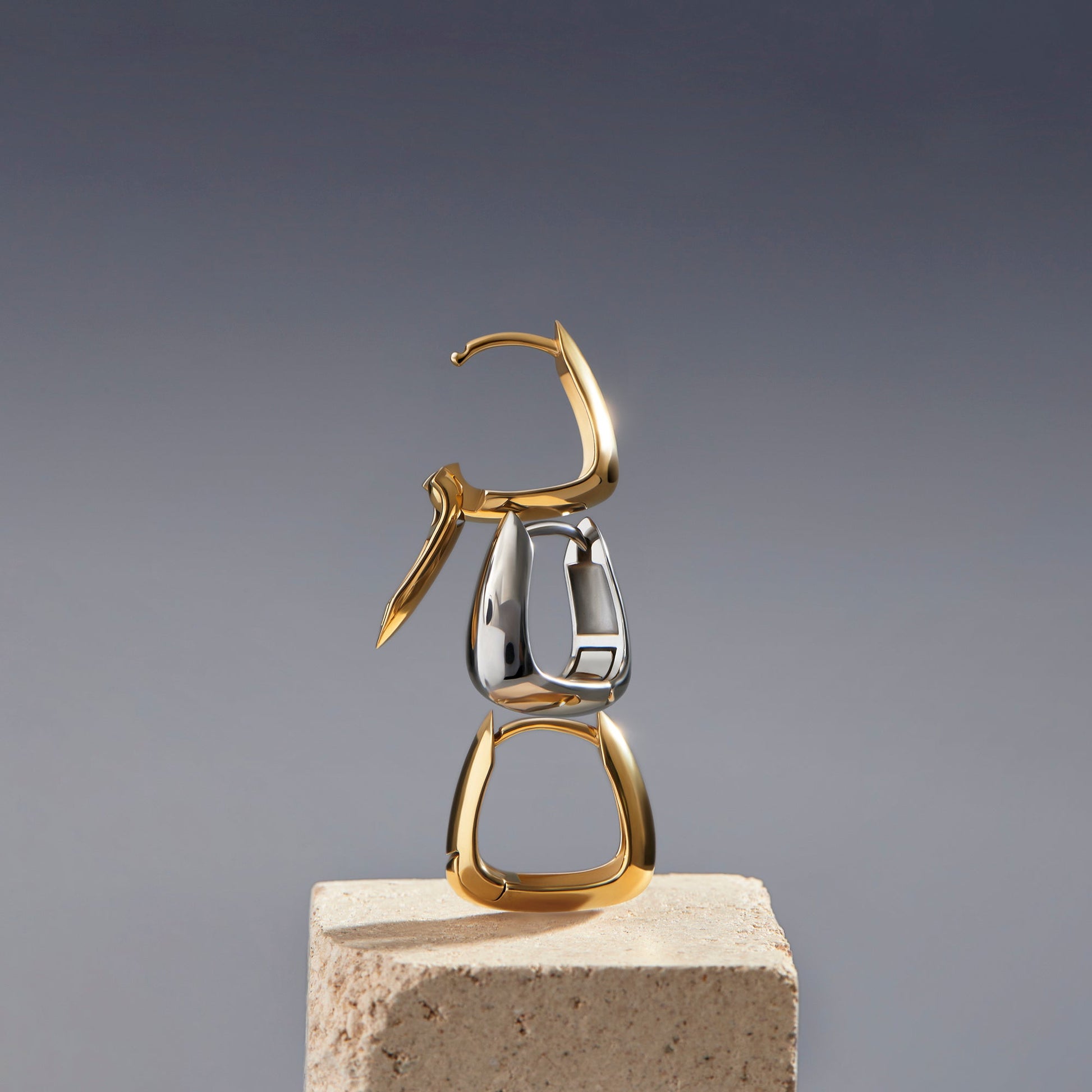 Stainless steel triangle huggie earrings boucles d'oreilles dormeuses triangle acier inoxydable MIAJWL