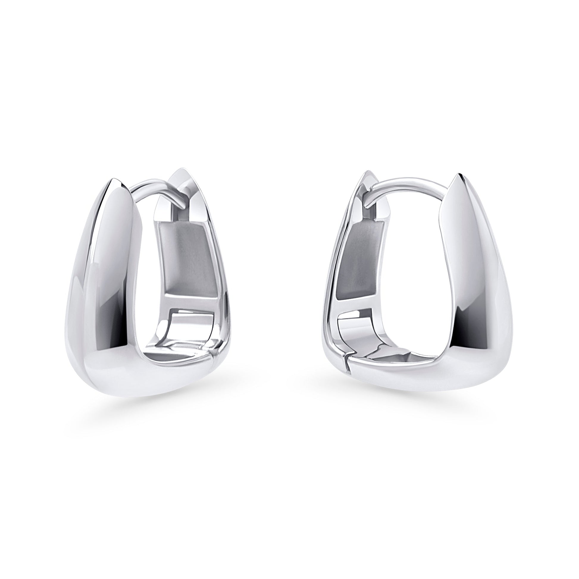 Safe for skin stainless steel triangle huggie earrings MIAJWL boucles d'oreilles dormeuses triangle acier inoxydable argent sans danger pour les oreilles Mia Bijoux 
