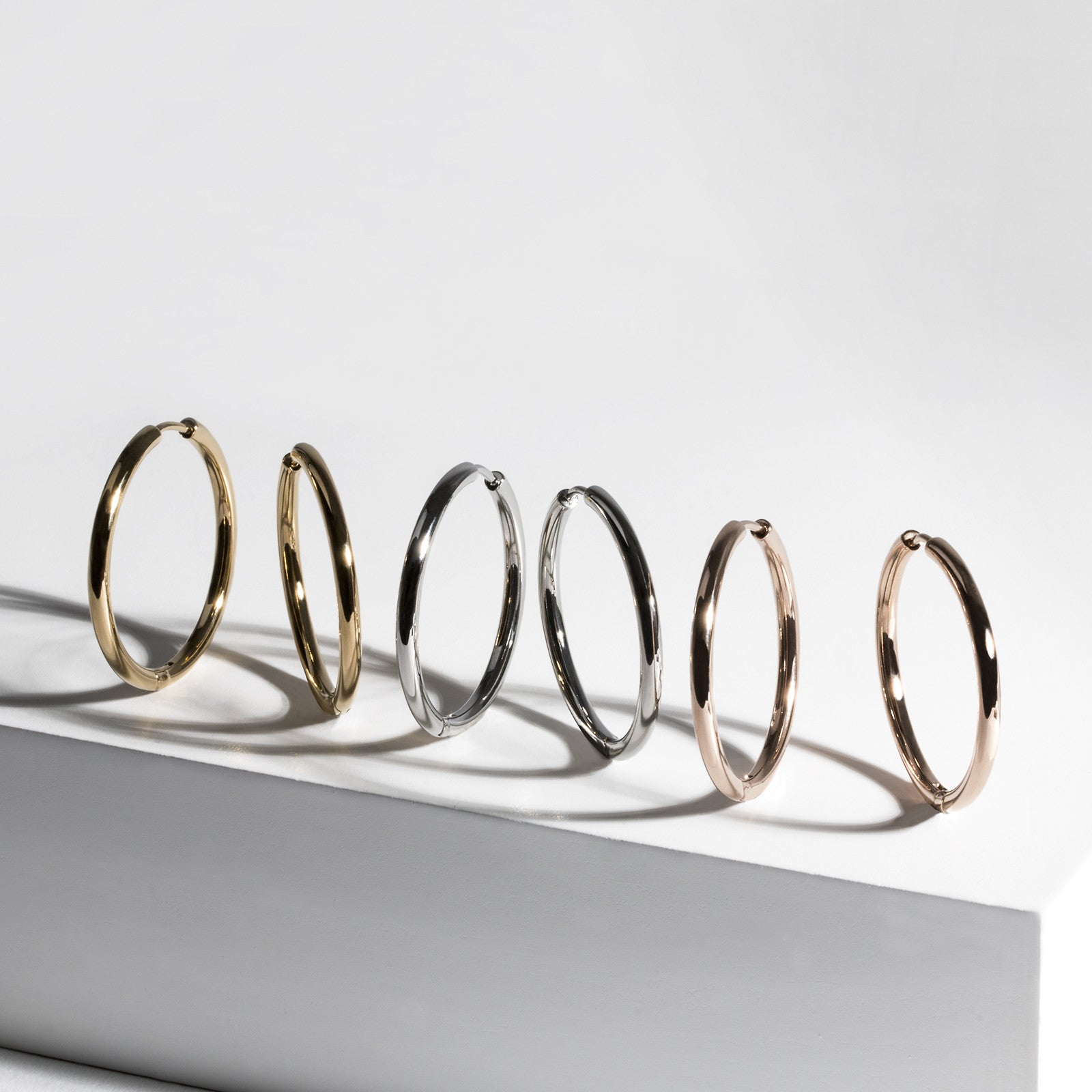 stainless-plain-hoop-earrings-hypoallergenic-T217E003AR-MIA