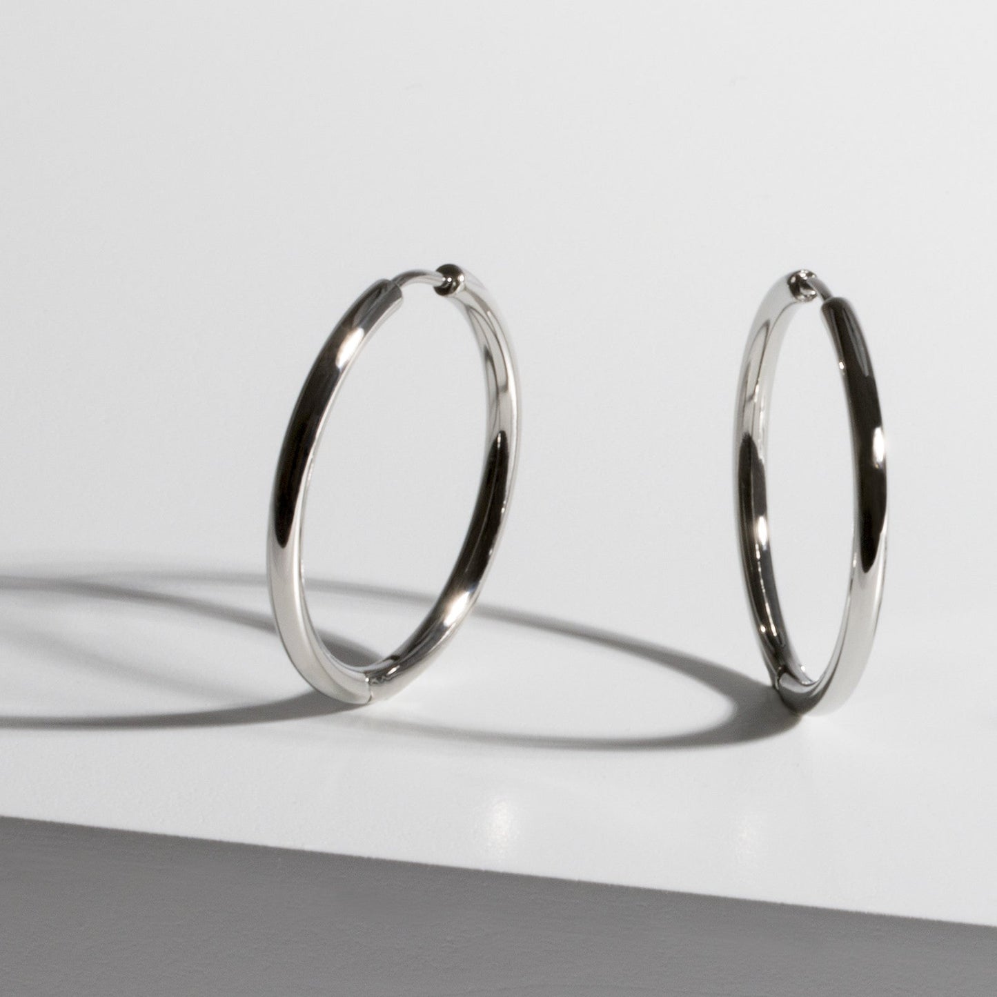 stainless-plain-hoop-earrings-hypoallergenic-T217E003AR-MIA