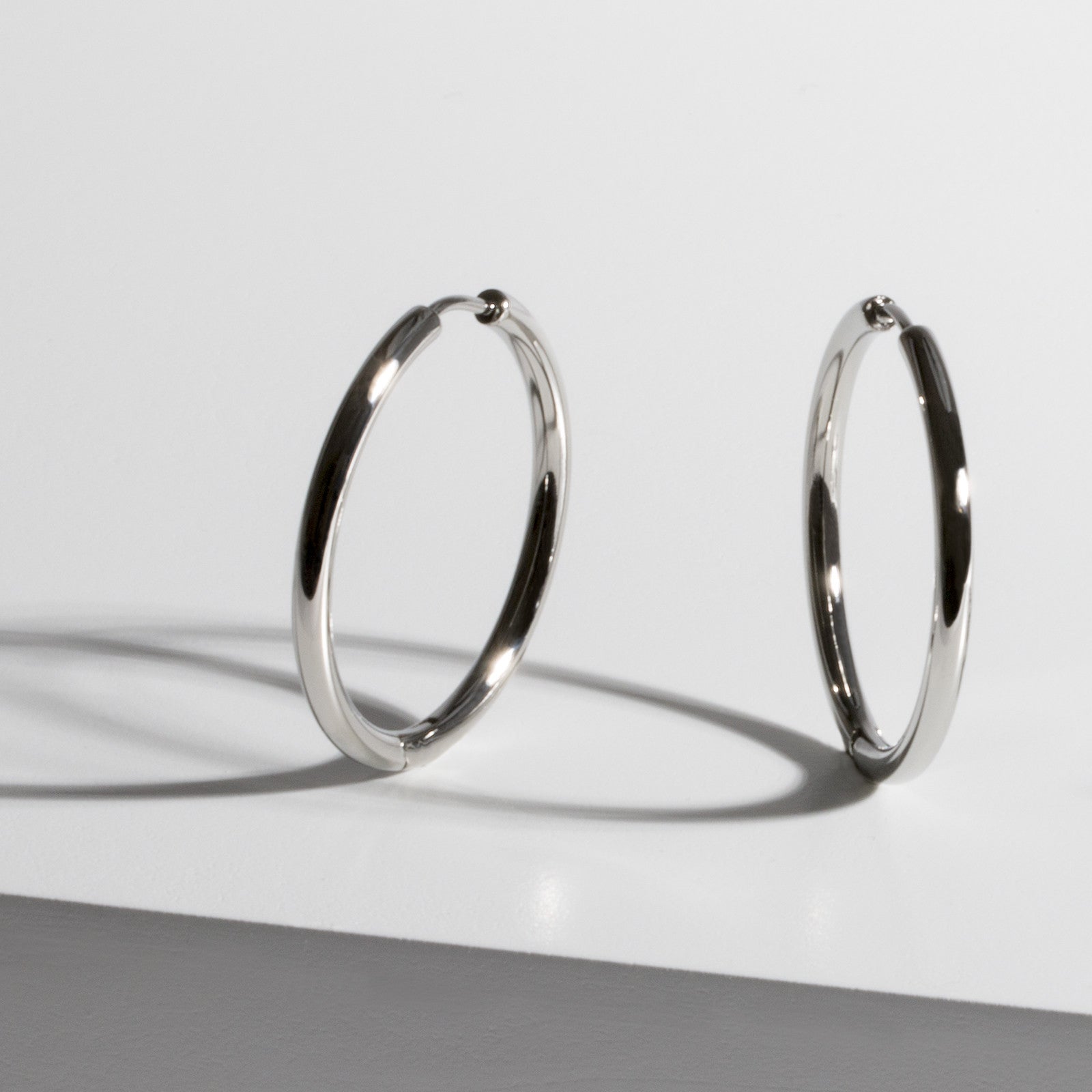 stainless-plain-hoop-earrings-hypoallergenic-T217E003AR-MIA