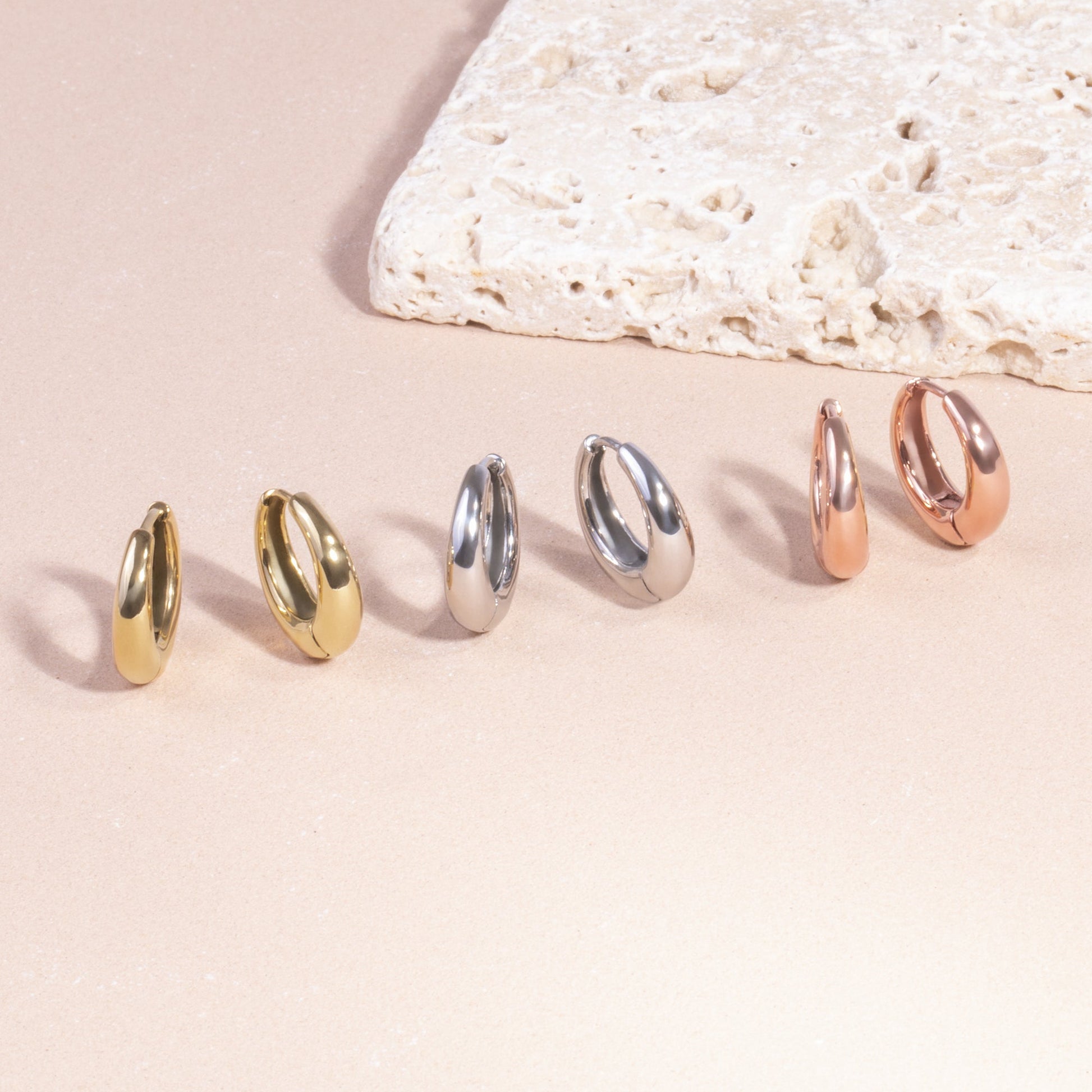 Small gold puffy hoop earrings hypoallergenic T119E003DO MIA JEWELRY