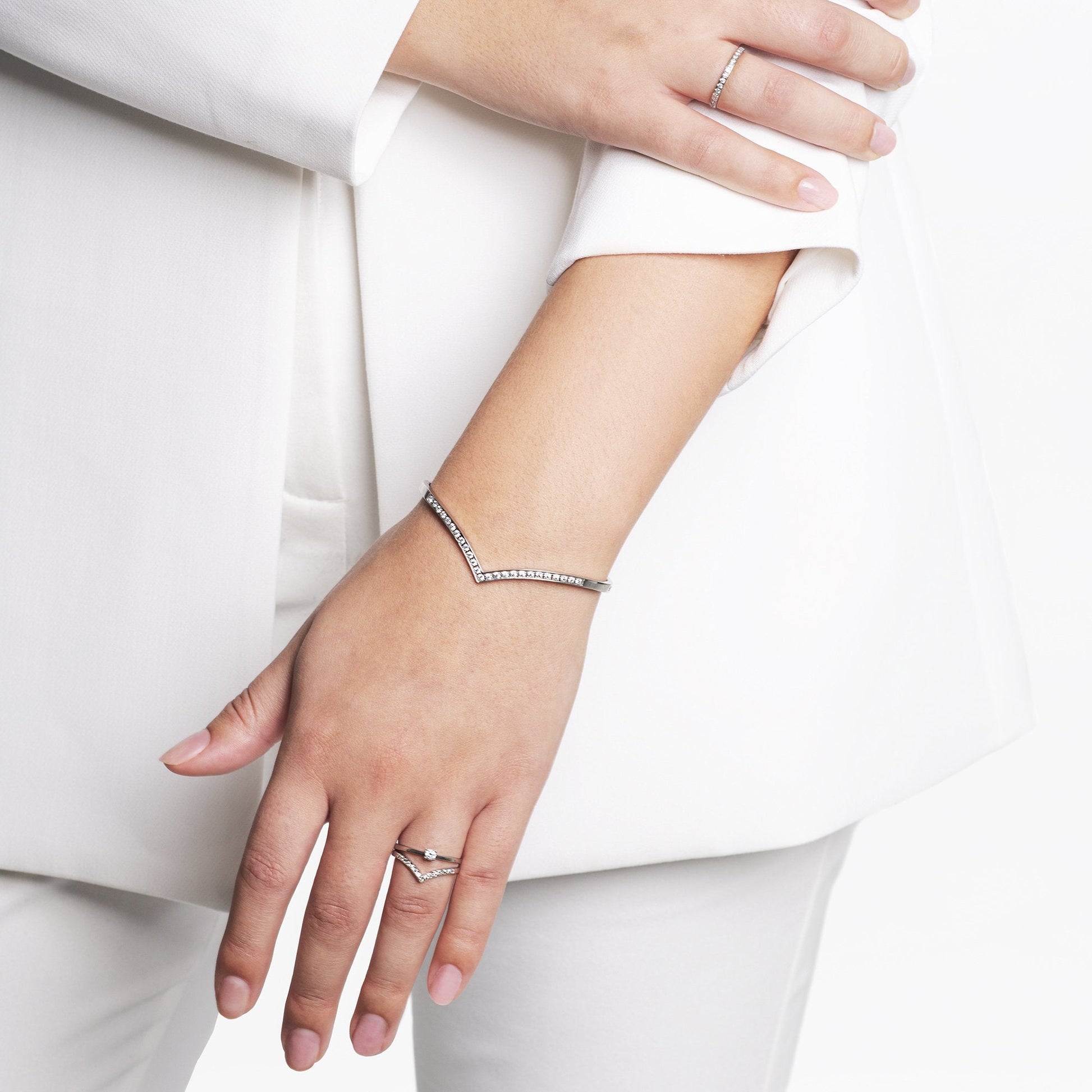 gold-stainless-steel-small-v-shape-ring-T419R002DO-MIA