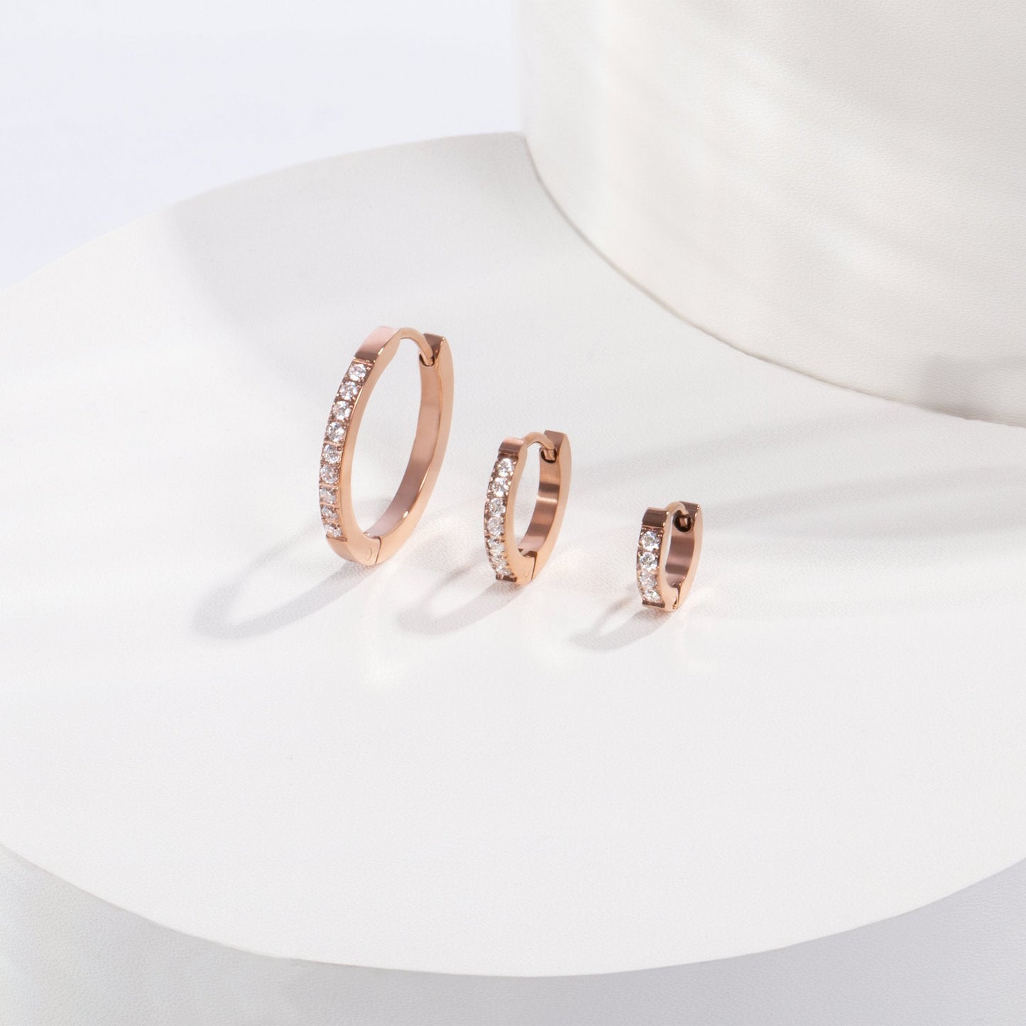 Women stainless steel half eternity huggie hoops with stones MIAJWL Boucles d'oreilles éternité avec pierres acier inoxydable pour femmes Mia Bijoux