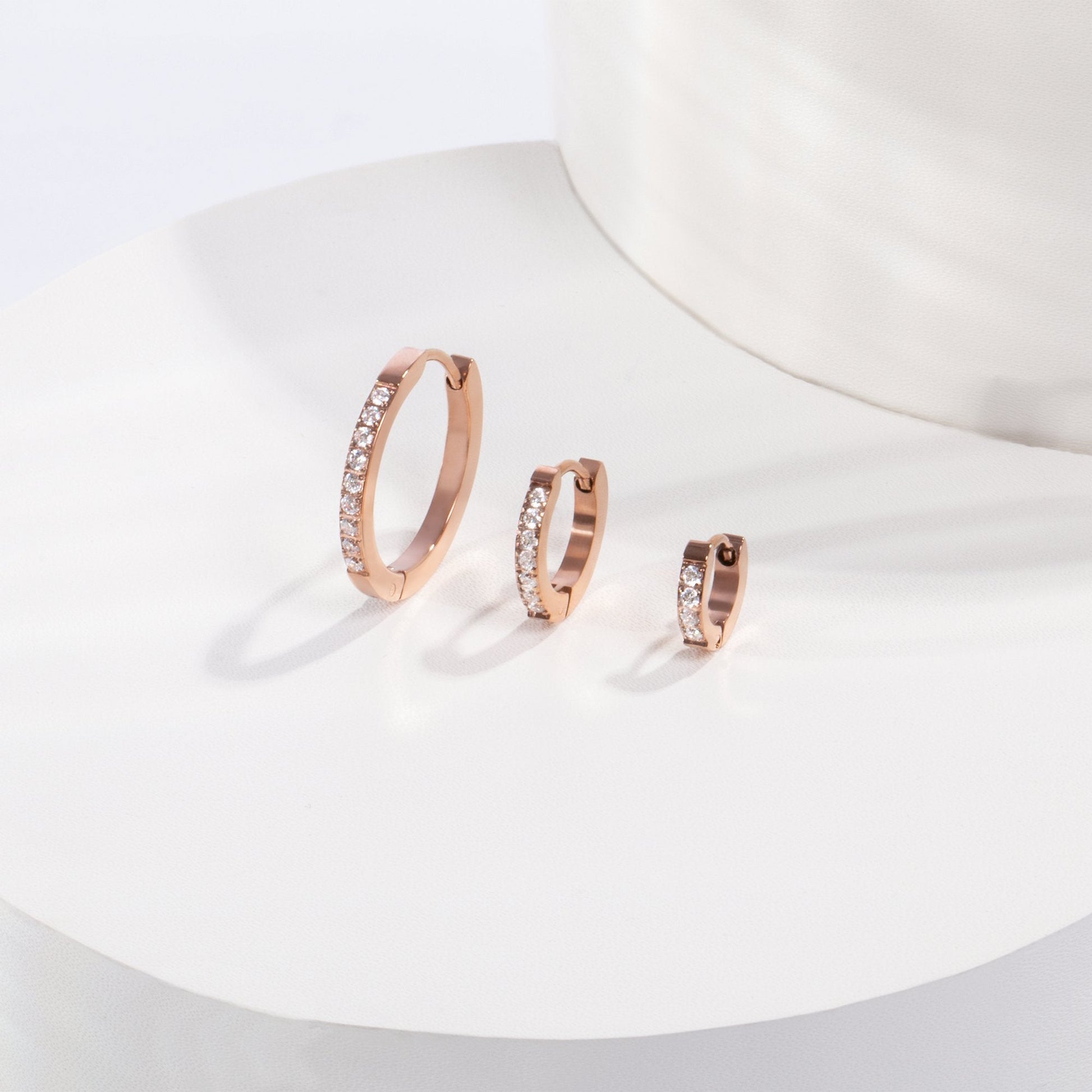 Women stainless steel half eternity huggie hoops with stones MIAJWL Boucles d'oreilles éternité avec pierres acier inoxydable pour femmes Mia Bijoux