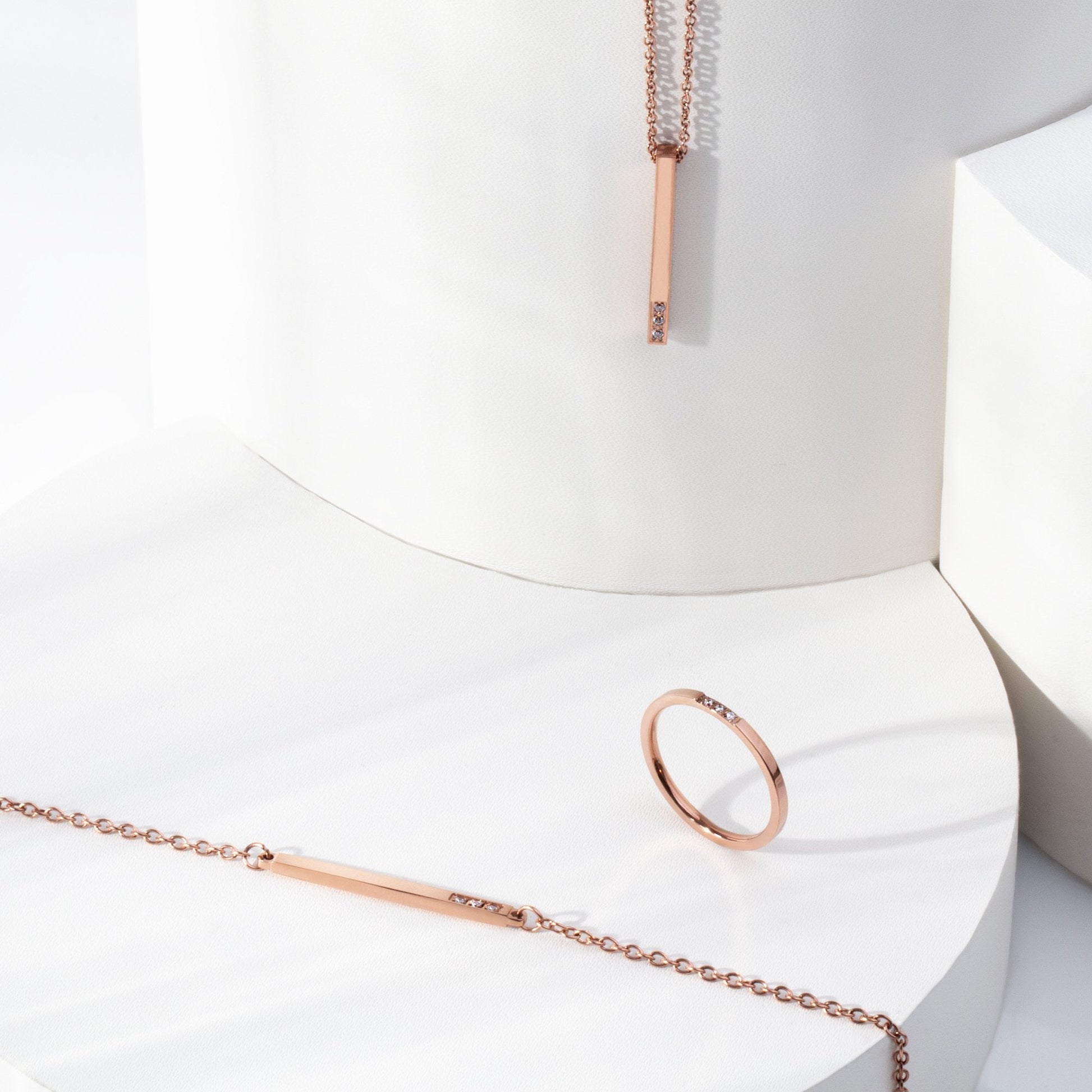 women stainless steel hypoallergenic sustainable jewelry bijoux femme hypoallergéniques durables acier inoxydable MIA 